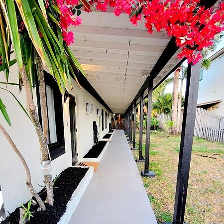 Beach Bungalows By The Sea 3 Cocoa Beach Bagian luar foto