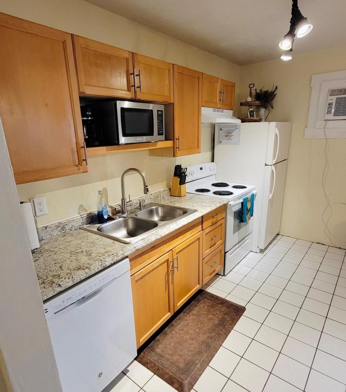 Beach Bungalows By The Sea 3 Cocoa Beach Bagian luar foto
