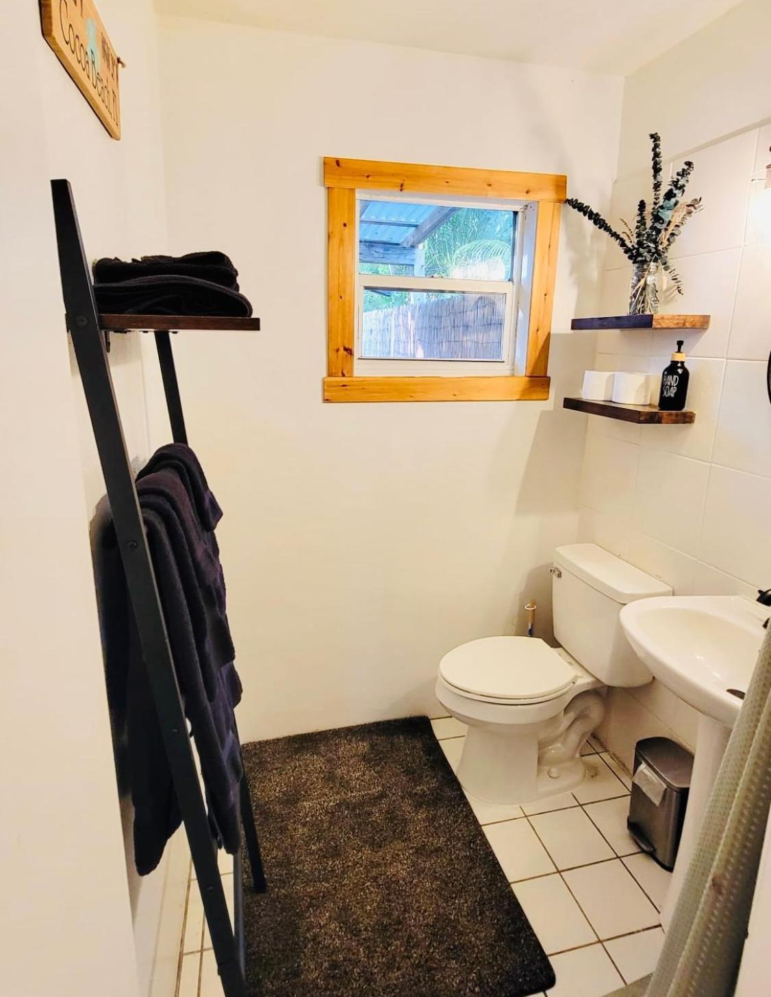 Beach Bungalows By The Sea 3 Cocoa Beach Bagian luar foto